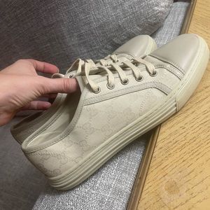 Cream color Gucci sneakers 39